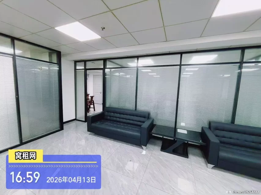 宁波百丈路嘉汇国贸B座310平米精装修办公室到办公桌出租12500元