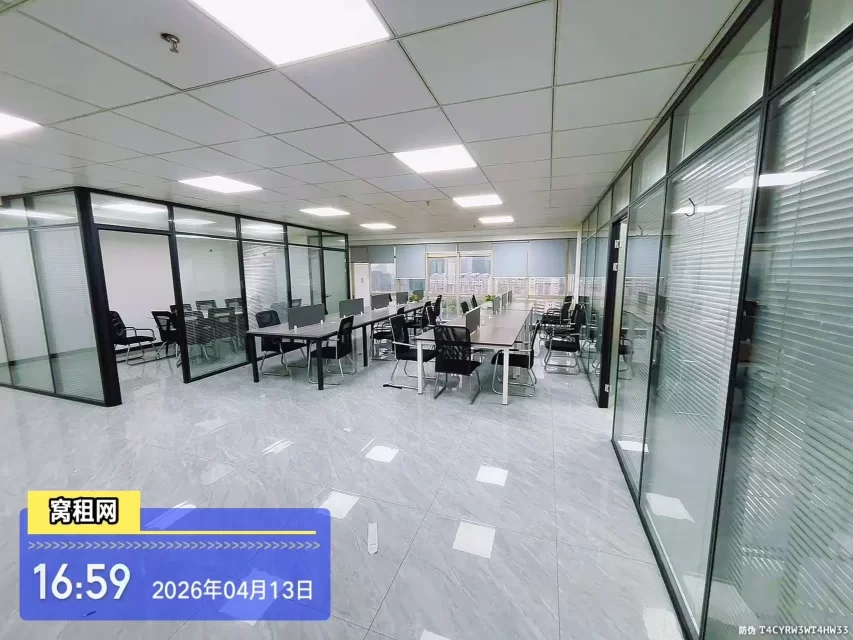 宁波百丈路嘉汇国贸B座310平米精装修办公室到办公桌出租12500元