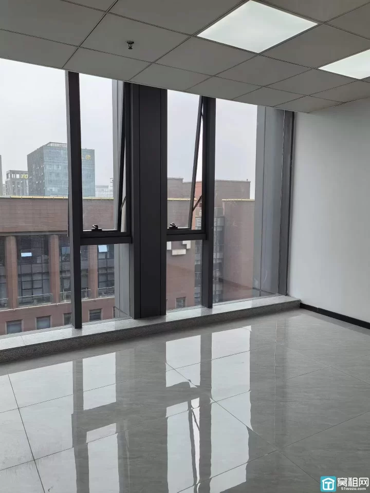 宁波南部商务区2期写字楼恒业大厦75平办公室招租3500元租金/月