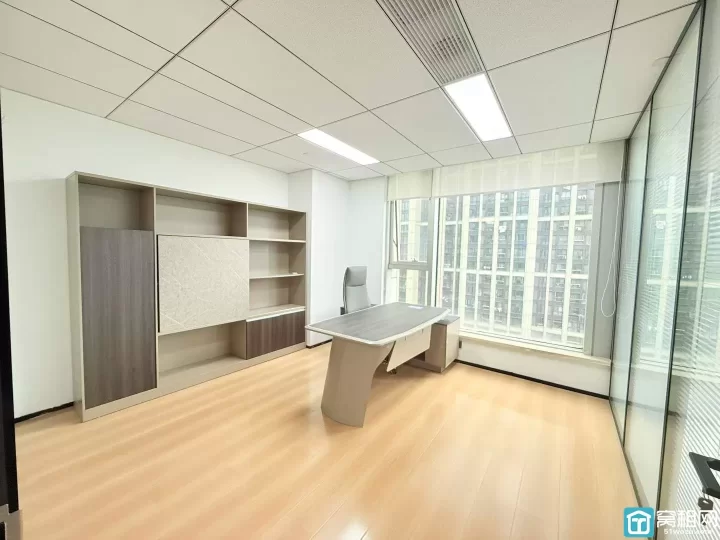宁波前程国际大厦出租180平双面采光，目前两个隔间，可增加隔间
