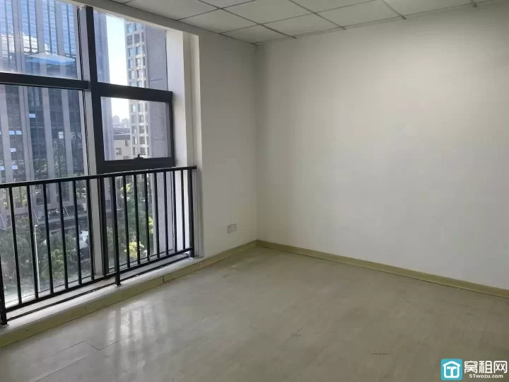 宁波博纳大厦72平 精装带隔间 朝南全落地窗 户型方正写字楼出租