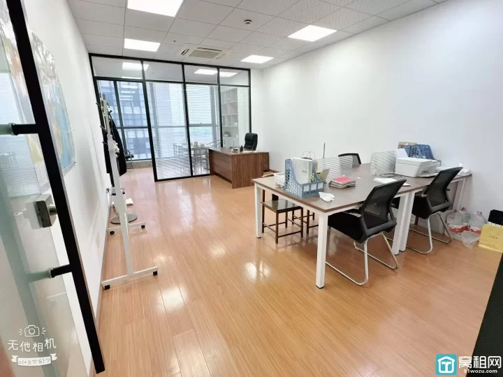 江北地铁口盛悦大厦68平方，精装修，朝南，电梯口位置，一个隔间，带家具，随时看房