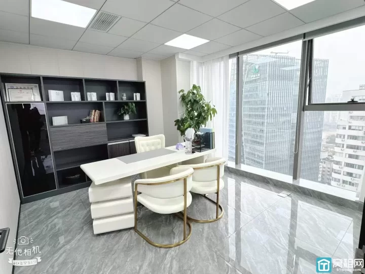 海曙天一广场银亿环球中心345平方.精装.西南北.三面采光.带10个隔间出租