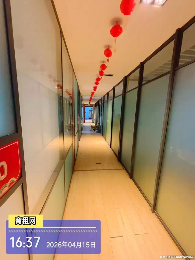 宁波集仕芯谷创业园45平米办公室出租2300元/月朝南