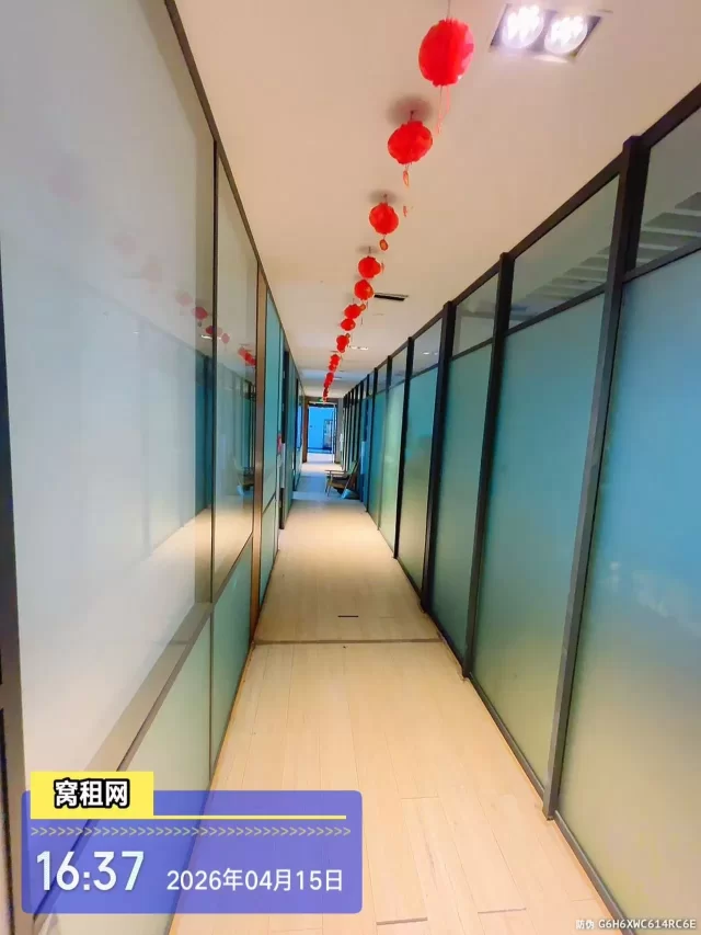 宁波集仕芯谷创业园45平米办公室出租2300元/月朝南