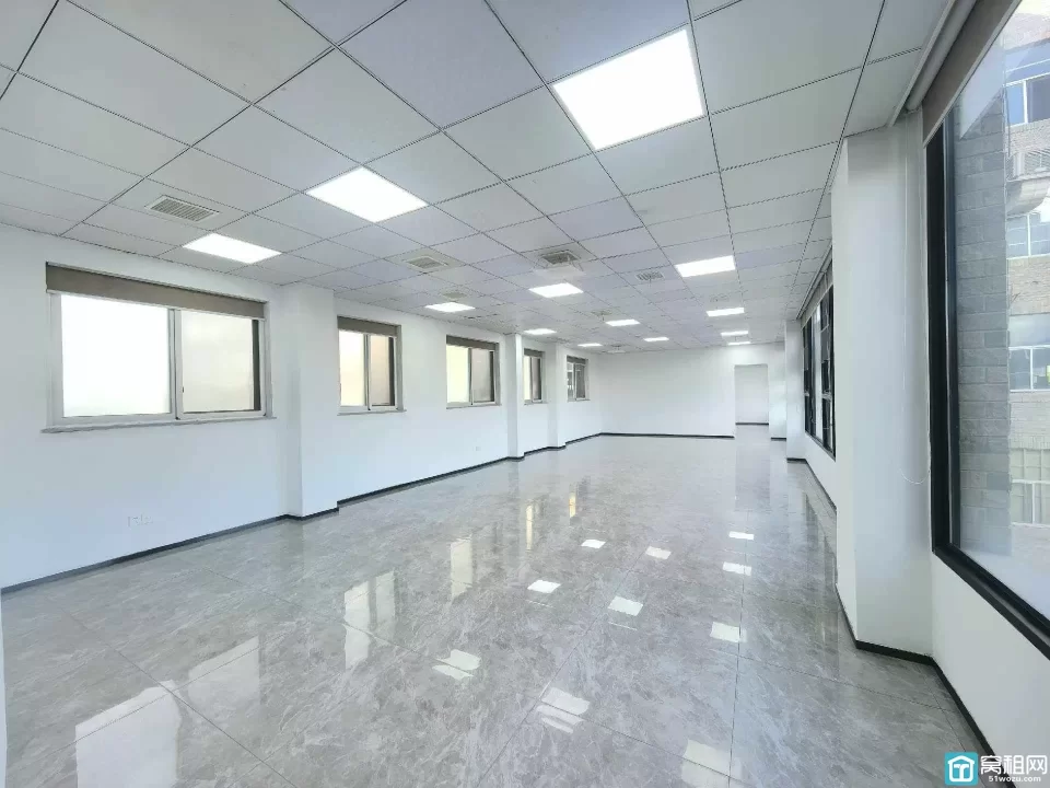 潘火5号线地铁口中创科技园300平米精装修办公室出租9500元/月