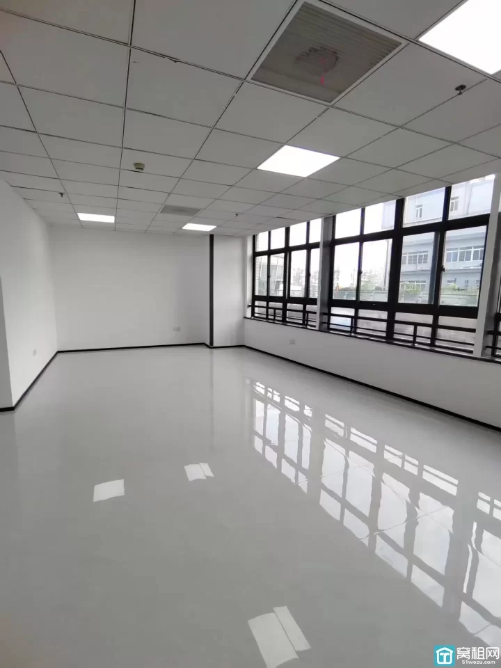宁波海曙区白云街道丽园尚都A座写字楼168平，朝南落地窗采光 6500元/月