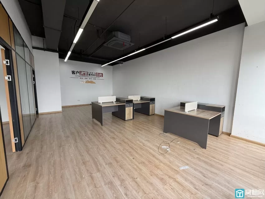 宁波高新区地铁口深蓝大厦110平，租金1.45元一平出租