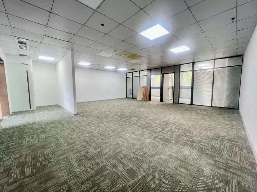 宁波水街5号楼办公室140平两个隔间，单价低至1.15～