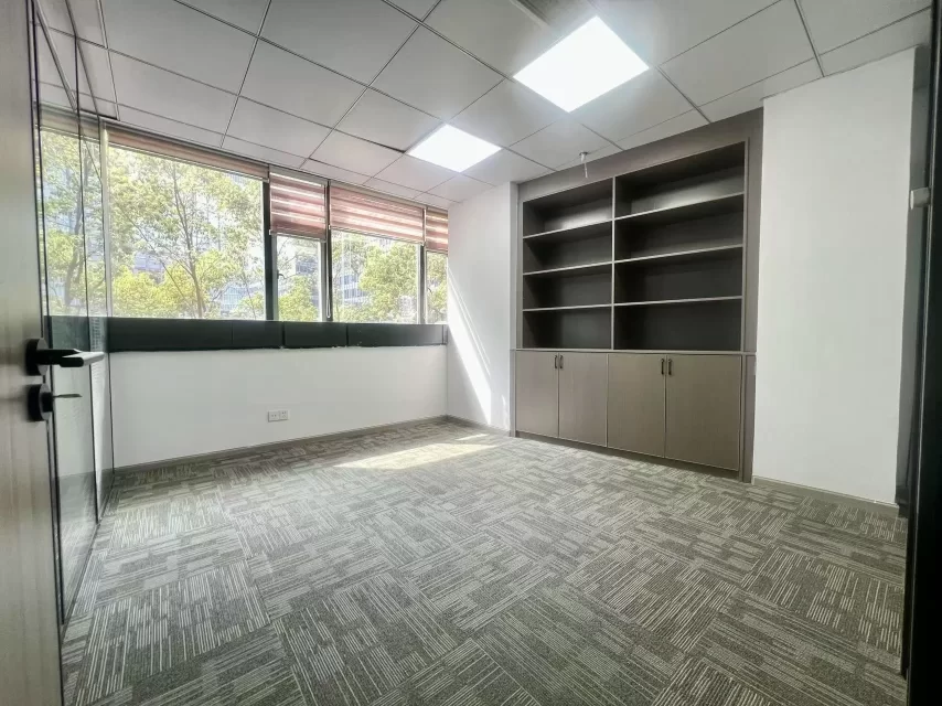 宁波水街5号楼办公室140平两个隔间，单价低至1.15～