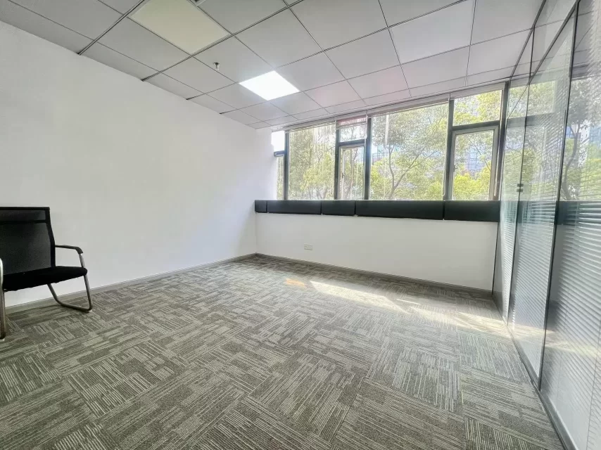 宁波水街5号楼办公室140平两个隔间，单价低至1.15～