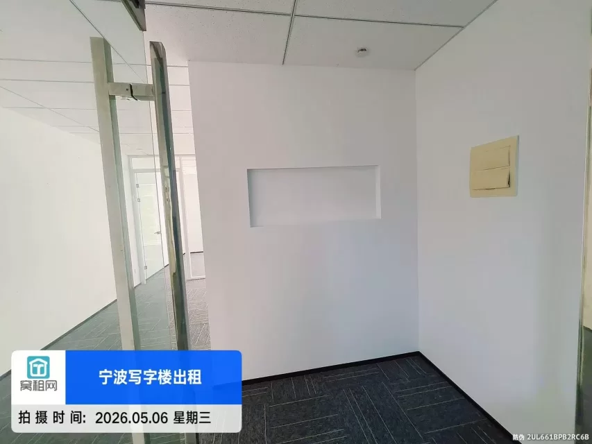 鄞州区地铁1号线舟孟北路站波特曼62平 一个隔间3500元一个月