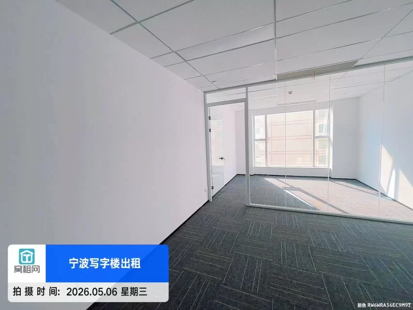 鄞州区地铁1号线舟孟北路站波特曼62平 一个隔间3500元一个月