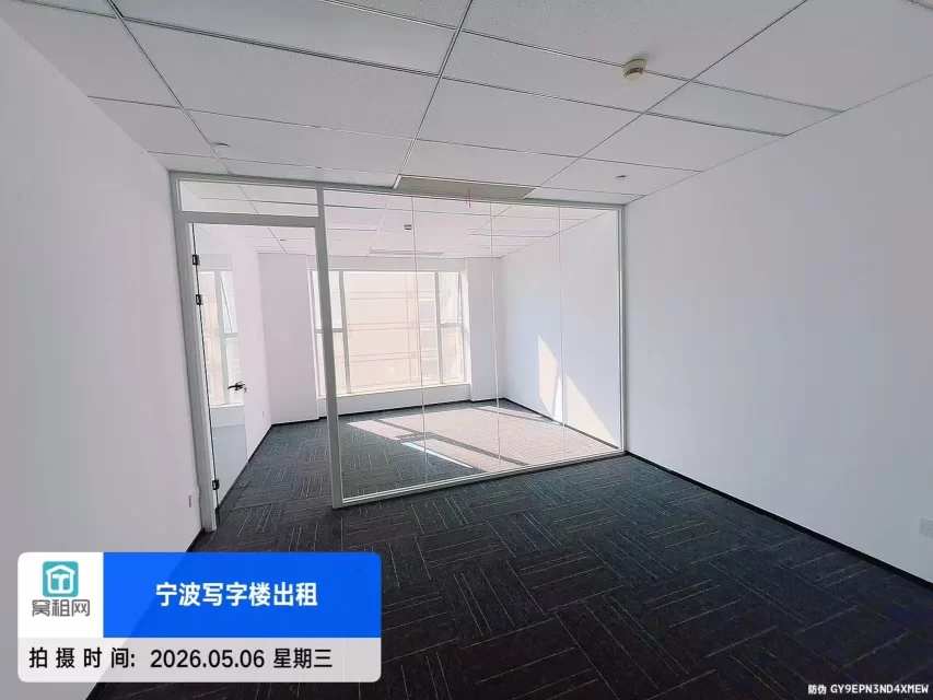 鄞州区地铁1号线舟孟北路站波特曼62平 一个隔间3500元一个月