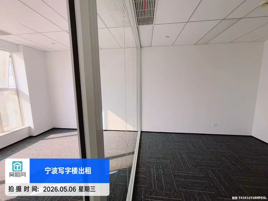 鄞州区地铁1号线舟孟北路站波特曼62平 一个隔间3500元一个月