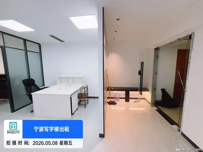 宁波中山大厦对面平安大厦70平米精装修办公室出租带办公家具2800元租金