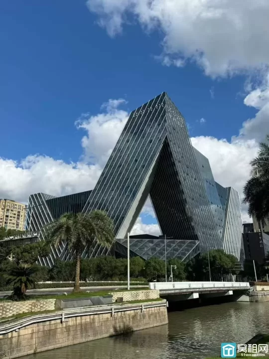 宁波东部新城核心商圈办公楼