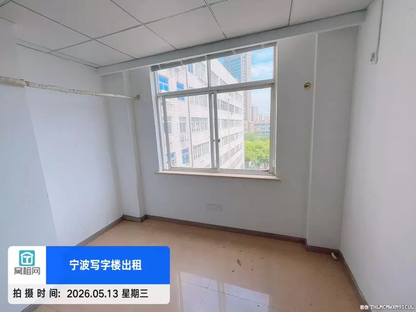 宁波中信银行大厦斜对面50平米1500元/月朝东办公室招租