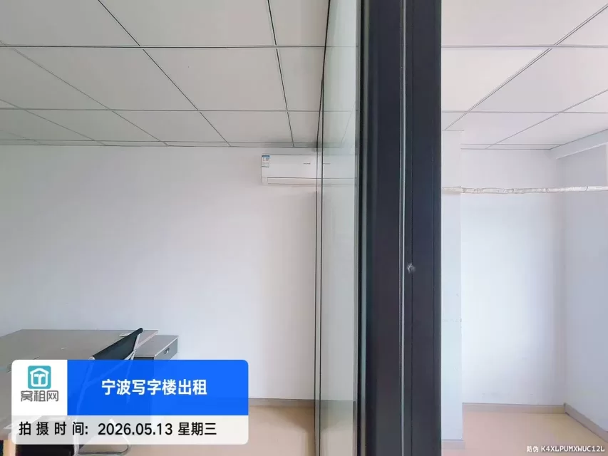 宁波中信银行大厦斜对面50平米1500元/月朝东办公室招租