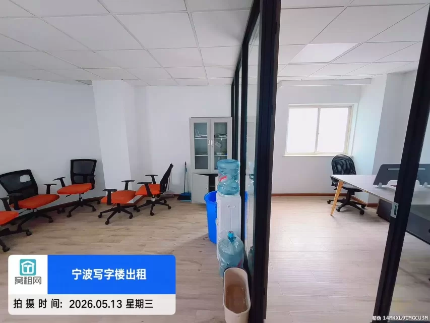 宁波高铁站附近写字楼三市大厦100平米配办公桌椅出租2500元/月