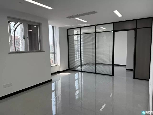鄞州区长丰附近慧和大厦70平，西北朝向，采光好，全新装修小户型，一个隔间，2800元/🈷️