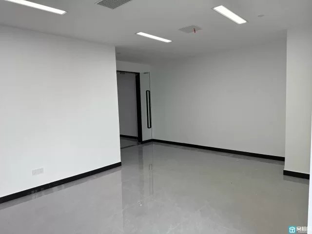 鄞州区长丰附近慧和大厦70平，西北朝向，采光好，全新装修小户型，一个隔间，2800元/?️