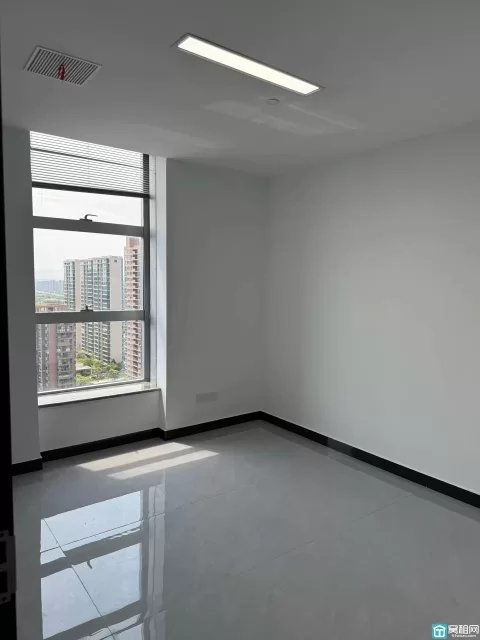 鄞州区长丰附近慧和大厦70平，西北朝向，采光好，全新装修小户型，一个隔间，2800元/?️
