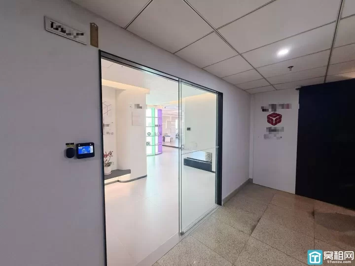 宁波和荣大厦315方，单价1.65元/平方/天，年租金190000元，朝东，原为智能家居公司。