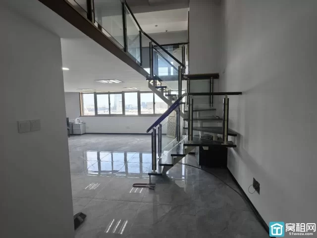 宁波1号线江厦桥东地铁口东海曙光大厦出租 面积120×2，独立空调，独立卫生间月租金5200元