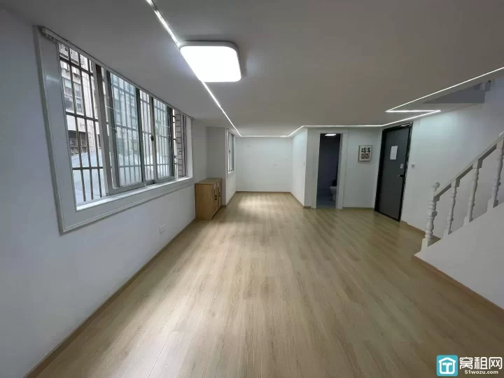 宁波天一广场|世贸中心|61+61平办公室招租,复式loft,带独立卫生间(图4) 宁波天一广场|世贸中心|61+61平办公室招租,复式loft,带独立卫生间(图4)