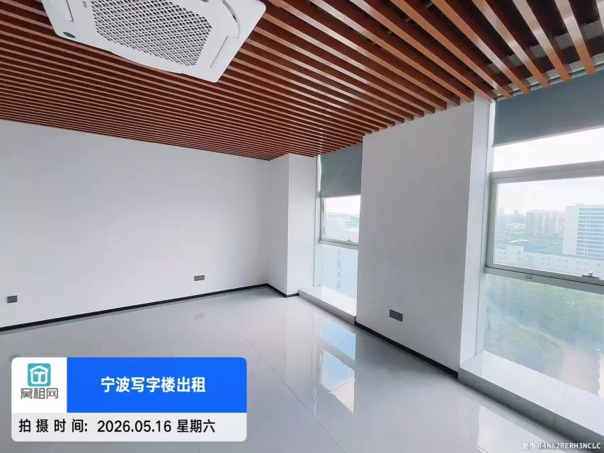 宁波8号线中医院地铁站出口恒茂电子商务大厦66平米2800元出租