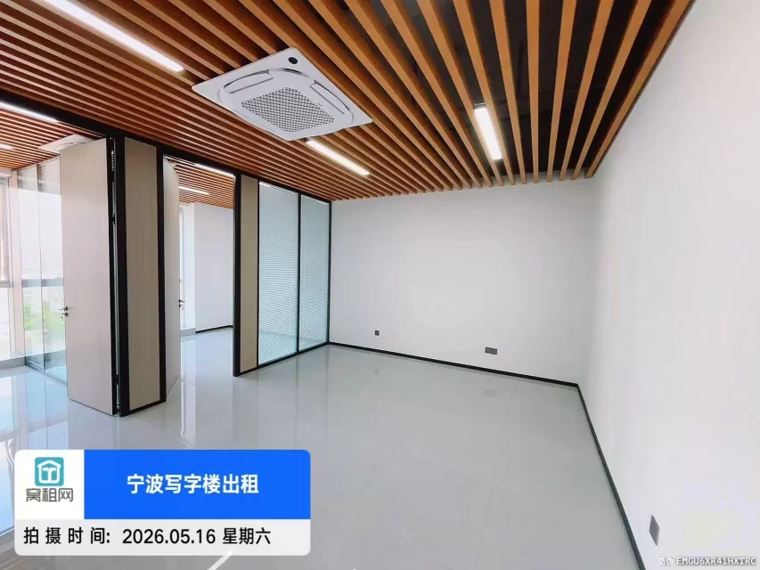 宁波恒茂大厦75平米精装修朝向办公室3500元落地窗出租