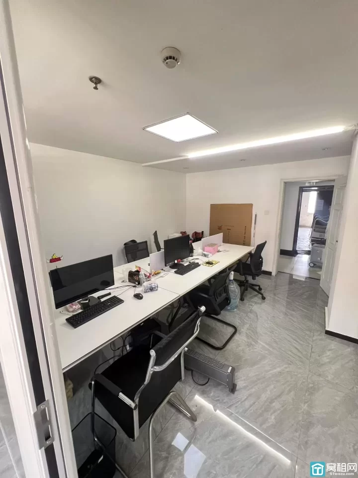 宁波海曙天一广场中央商座 45㎡精装小面积办公室出租2000元/月租金(图3) 宁波海曙天一广场中央商座 45㎡精装小面积办公室出租2000元/月租金(图3)