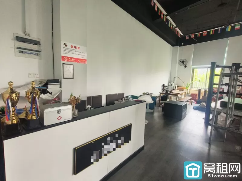 宁波汇亚国际大厦隔壁城市广场335.36平拳击馆装修带露台，适合做教培出租