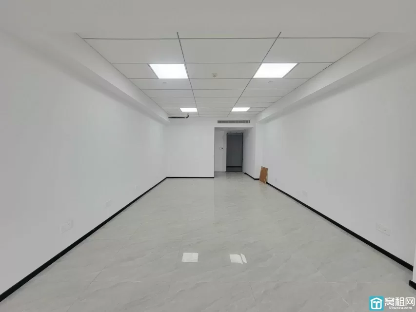 宁波5号线会展中心站C口南苑环球酒店77 平出租单价 2.5元含税独立卫生间