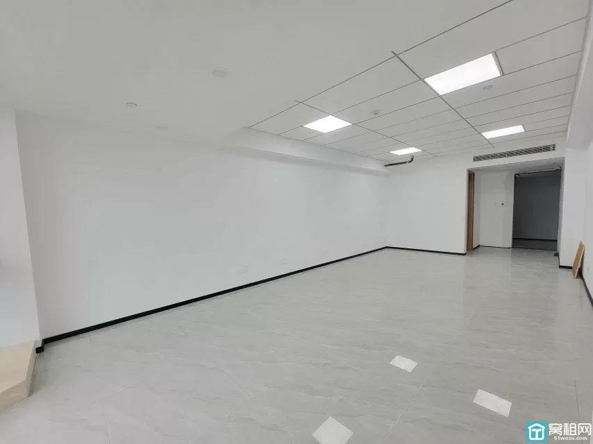 宁波5号线会展中心站C口南苑环球酒店77 平出租单价 2.5元含税独立卫生间