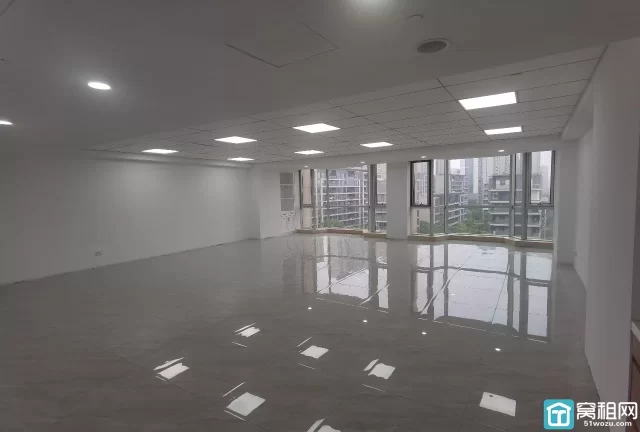 宁波东部新城电梯口南苑环球酒店162平商务办公出租单价 2.5 元含税