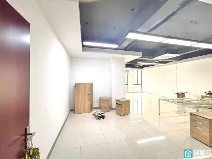 宁波富港电商城精装修107平，一隔间，独立空调出租