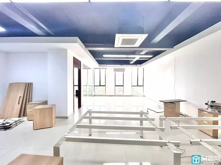 宁波富港电商城精装修107平，一隔间，独立空调出租