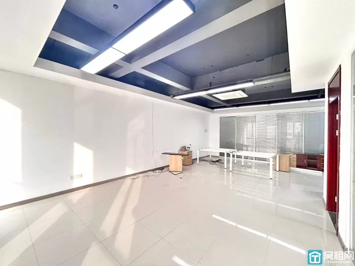 宁波富港电商城精装修107平，一隔间，独立空调出租