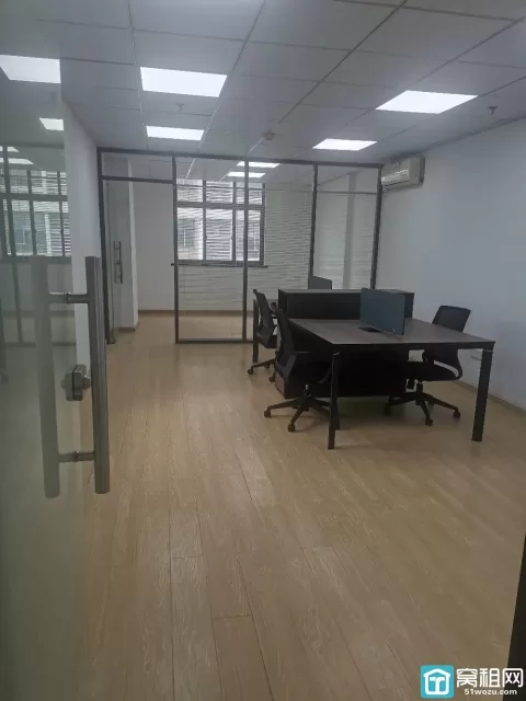 宁波地铁4号线矮柳东方商务中心55平东南双面采光全新家具，拎包入住