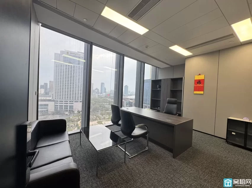 宁波塔出租面积220.44㎡，西南，朝公园可看江，格局3+1
