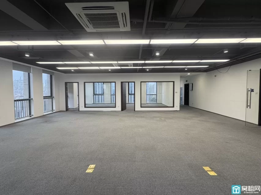 宁波海曙区众创空间278平米办公室招租西南朝向月租金11684元