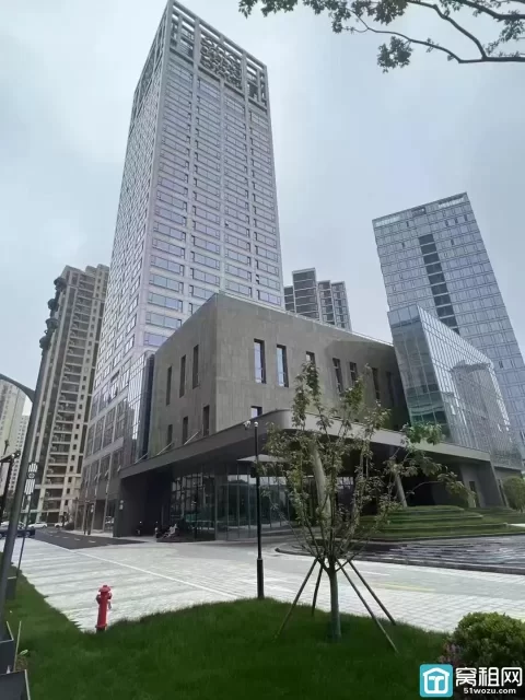 宁波中海环宇城隔壁小面积江景房45平，带家具出租3800元一个月