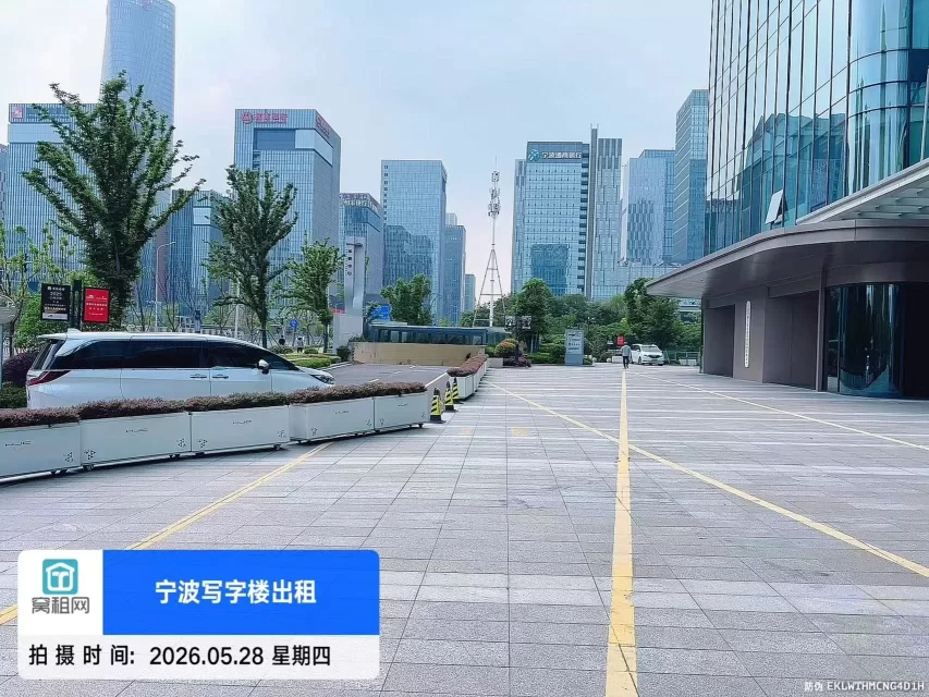 东部新城华骏中心停车包月多少？