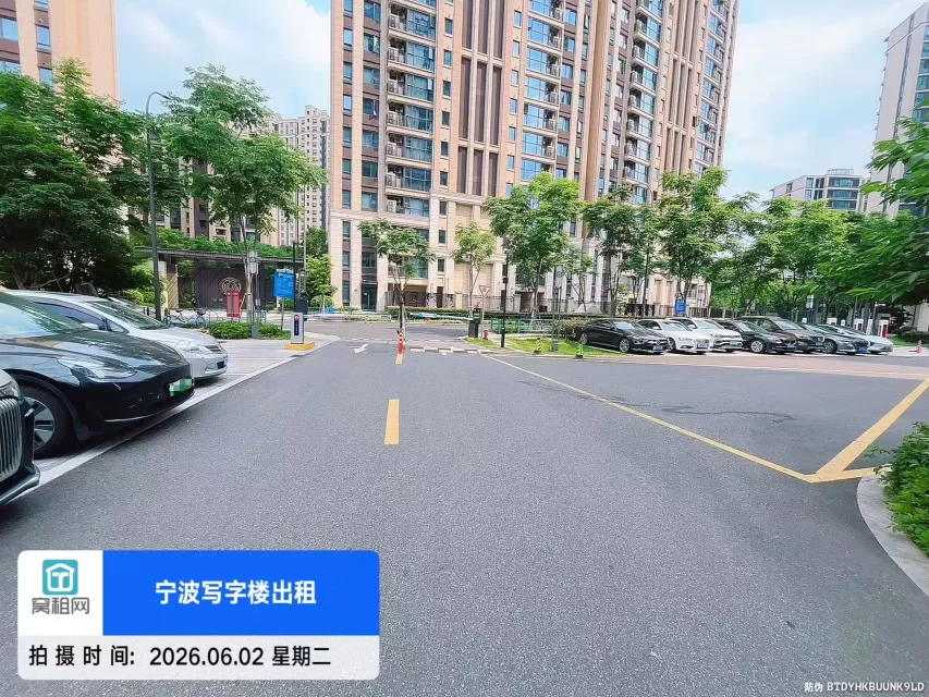 南苑滨江商务大楼停车收费多少？