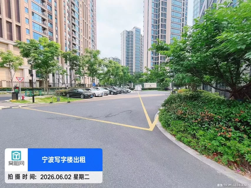 南苑滨江商务大楼停车收费多少？