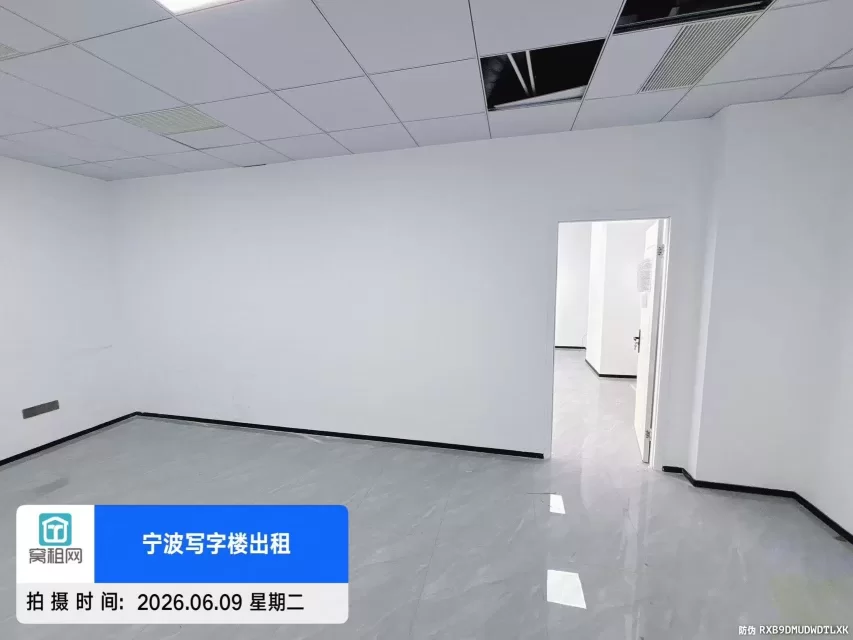 宁波兴宁路公交车站门口柳逸大厦115平米精装修办公室出租适合电商公司隔音好