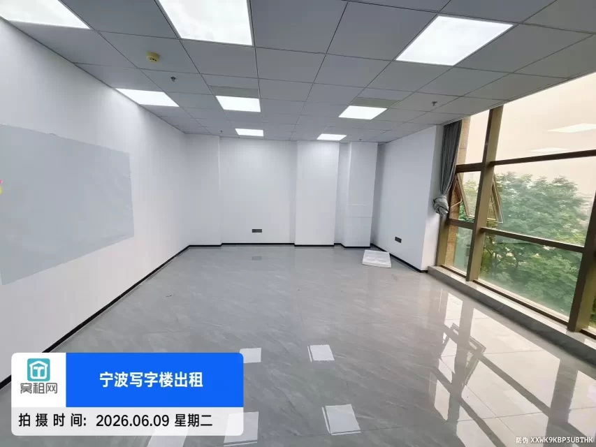宁波兴宁路公交车站门口柳逸大厦115平米精装修办公室出租适合电商公司隔音好