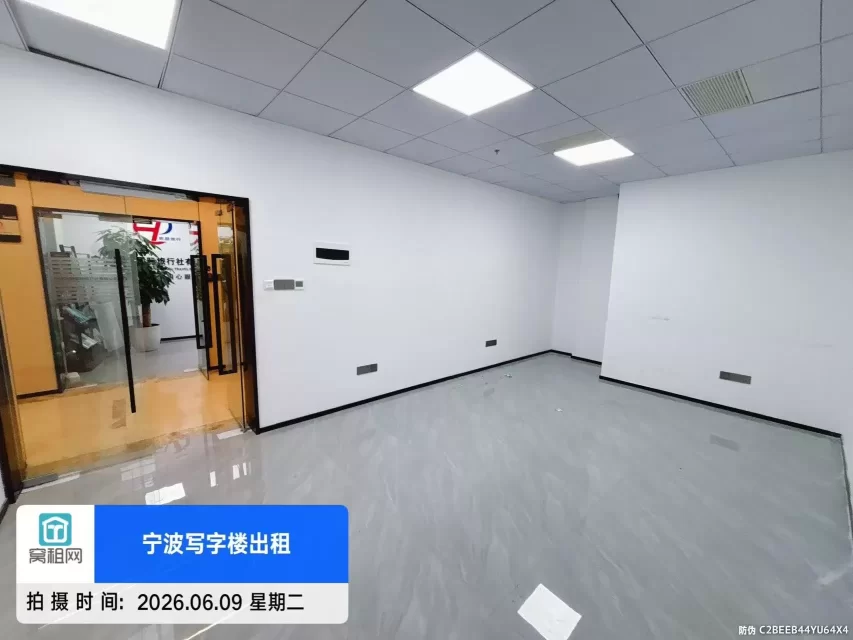 宁波兴宁路公交车站门口柳逸大厦115平米精装修办公室出租适合电商公司隔音好